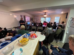 Joshua Streiff debriefing students about ways to pick locks